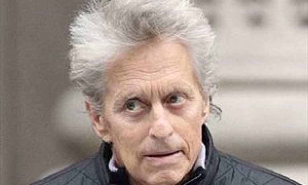 Σκιά του εαυτού του ο Michael Douglas από τον καρκίνο