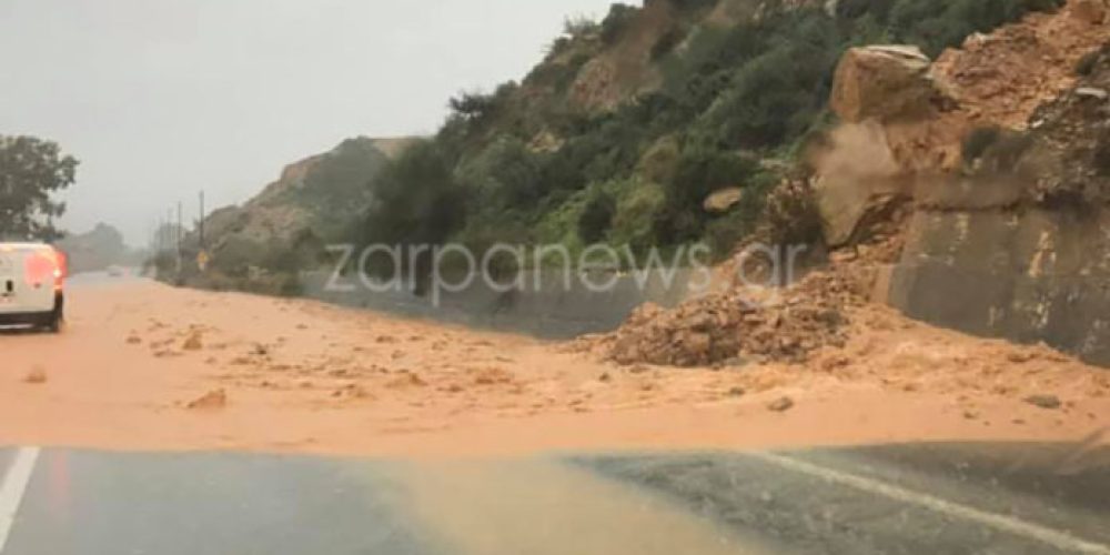 Χανιά: Προσοχή! Νέα κατολίσθηση στον ΒΟΑΚ – Χύνεται το βουνό στον δρόμο (Photos)