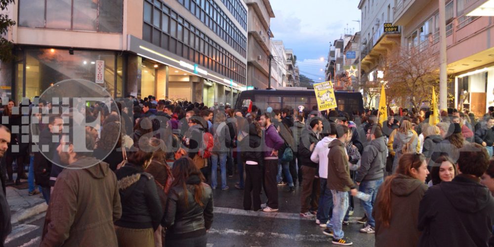 Ένταση στο κέντρο των Χανίων λόγω συγκεντρώσεων Χ.Α. και αντιφασιστών (φωτο)